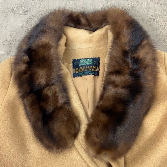 Vintage 70s Size 8 (Medium)Neutral Tan w/ Fur Accent Wool Blend Peacoat Jacket - Picture 6 of 10
